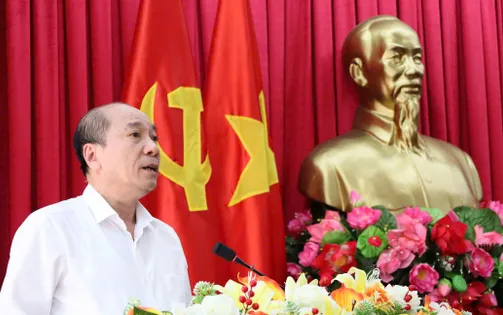 Chủ tịch UBND tỉnh Đắk Lắk Phạm Ngọc Nghị viết đơn xin thôi việc.