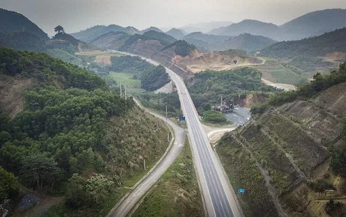 Đặt mục tiêu khởi công Dự án đường Hòa Lạc - Hòa Bình vào 1/7/2025