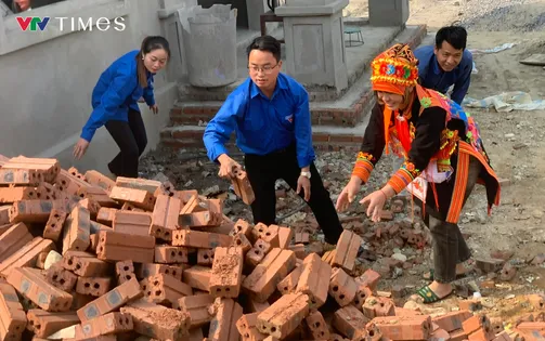 Thủ lĩnh áo xanh người Mông ở biên giới Lai Châu