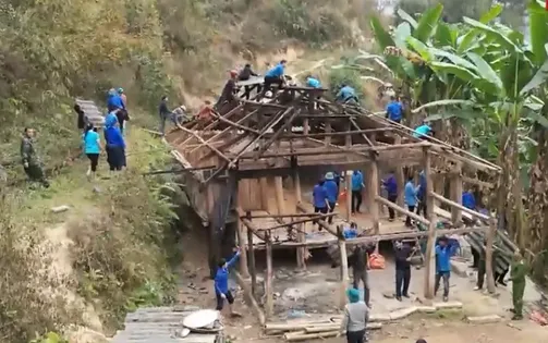 Đoàn viên thanh viên chung tay xóa nhà tạm, nhà dột nát