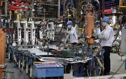 Các nhà sản xuất ô tô đẩy nhanh chuyển linh kiện đến Mỹ