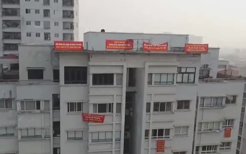 Cư dân bất an khi lối thoát hiểm bị bịt kín để xây thêm căn hộ
