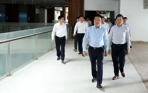 Phó Thủ tướng Lê Thành Long: Cần huy động thêm nhân lực thi công cơ sở 2 Bệnh viện Việt Đức và Bạch Mai