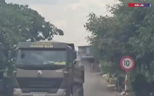 Bất chấp cảnh báo, xe tải trọng lớn vẫn "tung hoành" trên đường hạn chế tải trọng
