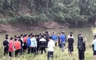 Tìm kiếm ông lão 80 tuổi bị nước cuốn mất tích trong trận mưa lớn