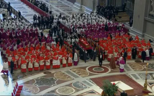Chuẩn bị thánh lễ an táng Giáo hoàng Francis