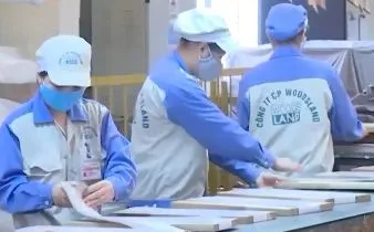 Ổn định sản xuất, chăm lo người lao động dịp lễ