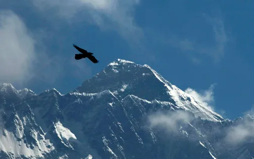 Nepal siết chặt điều kiện cấp phép leo núi Everest