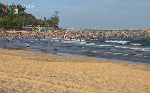 Phan Thiết  đón hàng trăm ngàn lượt khách du lịch dịp 30/4