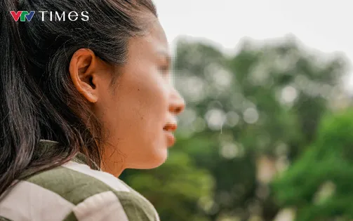 Niềm vui ngày trở về: Cô gái trẻ đón chờ giây phút đặc xá