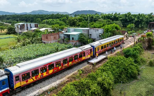Trải nghiệm "Hành trình văn hóa đất Võ" bằng đường sắt.