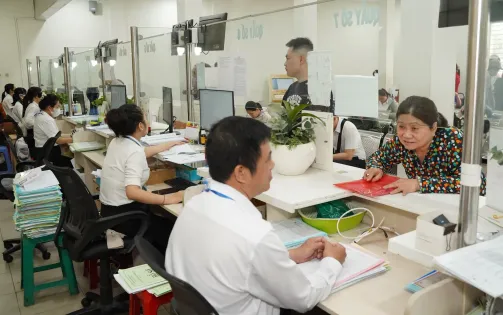 Thủ tướng yêu cầu bãi bỏ 30% điều kiện đầu tư kinh doanh, giảm 30% thời gian giải quyết thủ tục hành chính