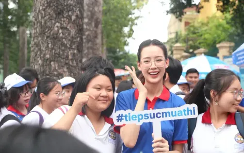 Đưa AI vào tiếp sức mùa thi
