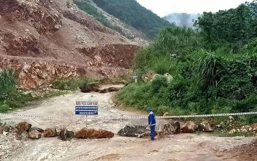 Nghệ An: Một người phụ nữ bị đất đá vùi lấp khi đi mót quặng thiếc