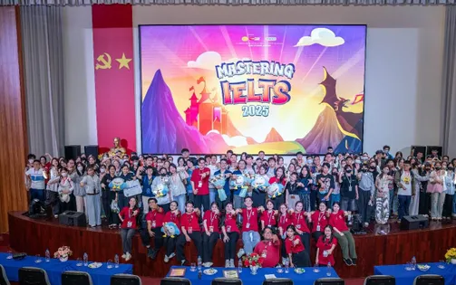 Học IELTS không khó, chỉ là bạn chưa học đúng: Góc nhìn từ Workshop "Mastering IELTS" tại HUFLIT