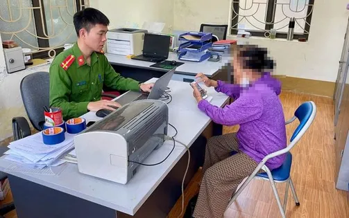 Nghe đọc lệnh khởi tố sau cuộc gọi video, cụ bà 77 tuổi suýt mất gần 200 triệu đồng