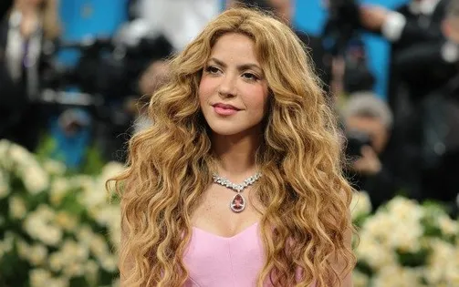 Ca khúc nổi tiếng nhất của Shakira suýt nữa đã có một cuộc đời khác