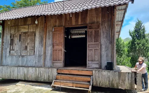 Căn nhà tự xoay độc đáo ở Tây Nguyên