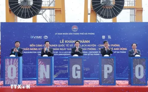 Chủ tịch nước bấm nút khánh thành Bến cảng container quốc tế số 3 và 4 tại Hải Phòng