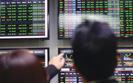VN-Index tiến sát mốc 1.310 điểm