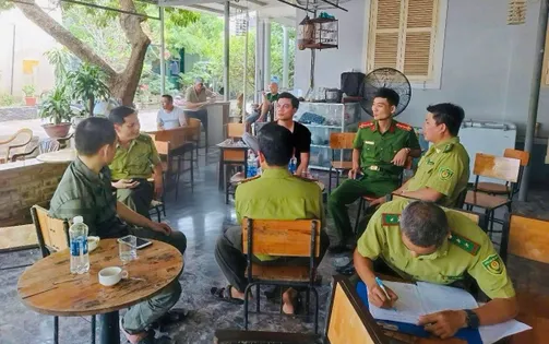 Huế: Mang chim đến quán cà phê phải có giấy tờ hợp pháp