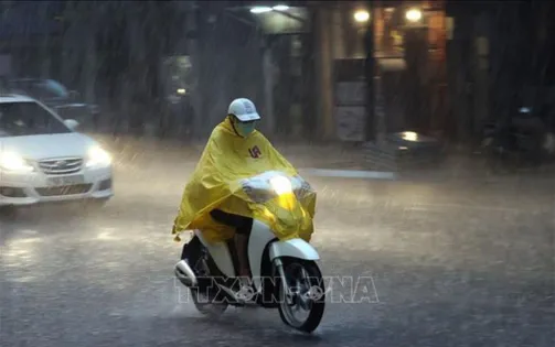 Cảnh báo mưa dông ở Hà Nội, mưa lớn và lũ quét, sạt lở tại nhiều khu vực