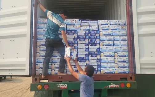 Khởi tố một cán bộ hải quan tiếp tay buôn lậu hơn 4.000 thùng sữa từ Mỹ về Việt Nam