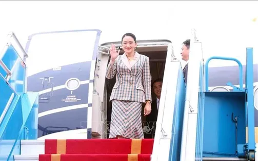 Thủ tướng Thái Lan đến Hà Nội, bắt đầu thăm chính thức Việt Nam