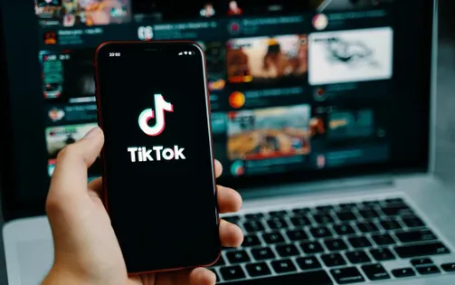 "Lên xu hướng hay lùi lại?" - Áp lực phải viral trên TikTok