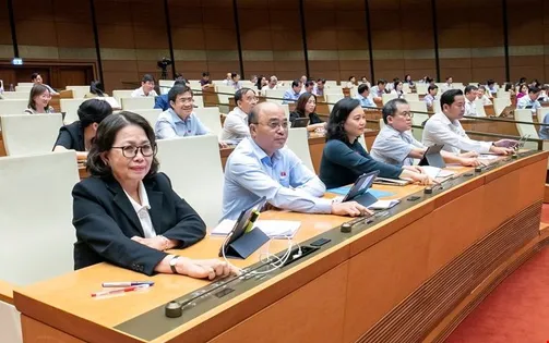 Quốc hội chốt 44.000 tỷ đồng trả chế độ cán bộ nghỉ việc, 6.623 tỷ để miễn học phí