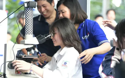 Xét tuyển vào ngành Vi mạch bán dẫn cần đạt trên 8 điểm Toán
