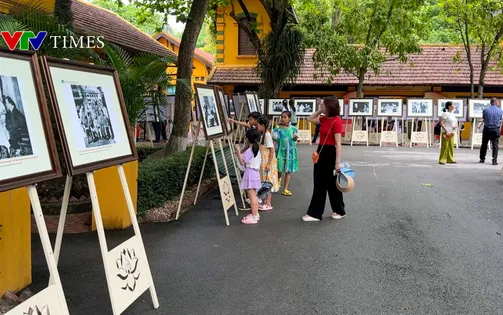 135 bức ảnh Bác Hồ tại triển lãm “Chủ tịch Hồ Chí Minh – Tinh hoa dân tộc, tầm vóc thời đại”