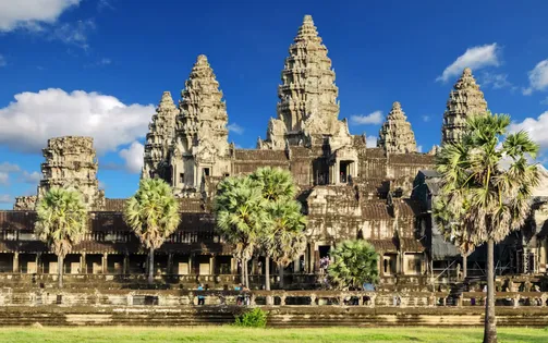Sét đánh trúng khi đang tham quan Đền Angkor Wat, 3 người tử vong
