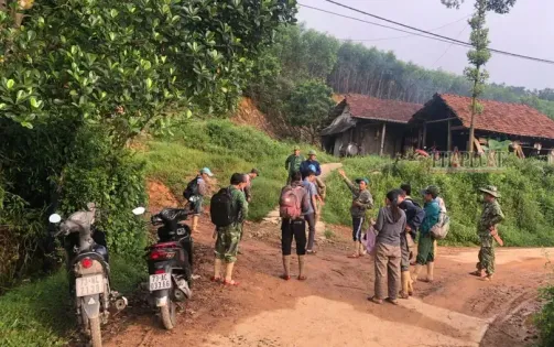 Huy động hơn 60 người tìm kiếm người đàn ông mất liên lạc khi đi rừng lấy mật