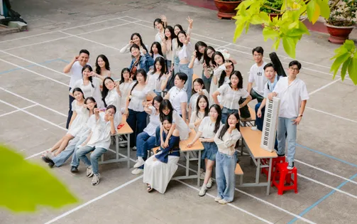 Chụp ảnh kỷ yếu: Đừng để kỷ niệm học trò thành gánh nặng với phụ huynh