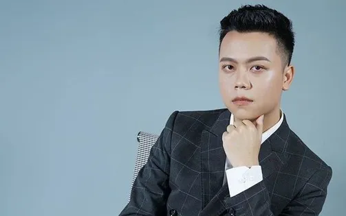 Ca sỹ Đình Dũng tổ chức minishow "Tình anh" tại bãi biển Trà Cổ