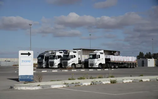 Israel chấp thuận cho 100 xe tải cứu trợ khẩn cấp vào Gaza