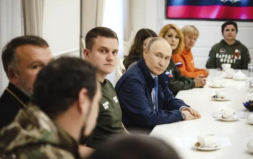 Tổng thống Putin bất ngờ thăm lại vùng Kursk sau khi đánh bật lực lượng Ukraine