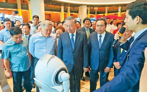 Bộ tứ trụ cột để đất nước cất cánh