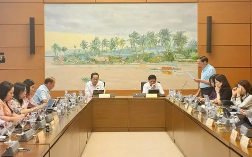 ĐBQH ủng hộ giảm thuế GTGT đến hết năm 2026 để thúc đẩy tiêu dùng, giữ đà tăng trưởng