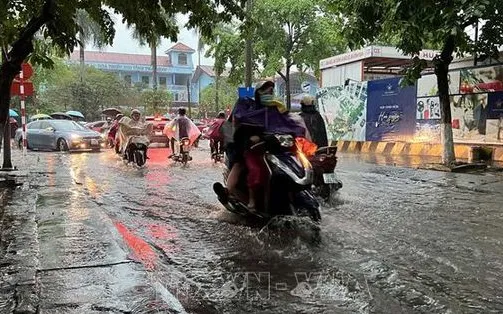 Thời tiết ngày 23/5: Bắc Bộ mưa rất lớn, cục bộ có nơi trên 220 mm