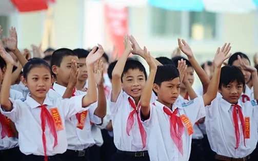 Người dân mong mỏi được miễn, hỗ trợ học phí