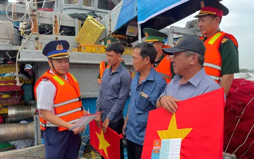 Cảnh sát biển đồng hành cùng ngư dân tỉnh Bà Rịa - Vũng Tàu