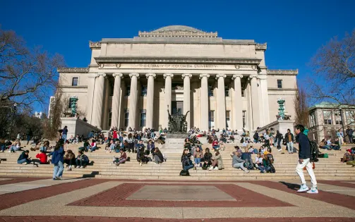Sinh viên quốc tế tại Harvard lo "đứt gánh giữa đường"
