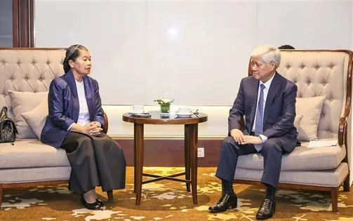 Chủ tịch Ủy ban Trung ương MTTQ Việt Nam Đỗ Văn Chiến tiếp Đoàn đại biểu cấp cao Đảng Nhân dân Campuchia