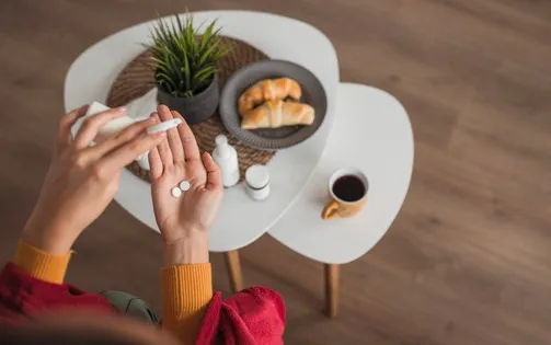Những loại thuốc "kị" uống chung với cà phê