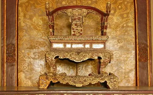 Tăng cường bảo vệ cổ vật sau vụ người đàn ông phá hỏng Ngai vua triều Nguyễn ở Huế