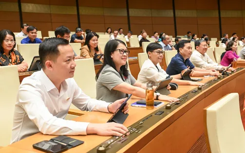 Thông qua cơ chế đặc thù phát triển nhà ở xã hội, bỏ điều kiện "cách nơi làm việc trên 30 km"