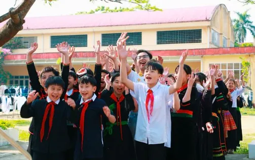 Chuyến xe tử tế: Những que kem tưới mát tâm hồn trẻ thơ