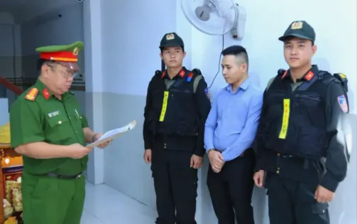 Bắt Giám đốc công ty sản xuất phân bón giả đội lốt hàng Bỉ, Hàn